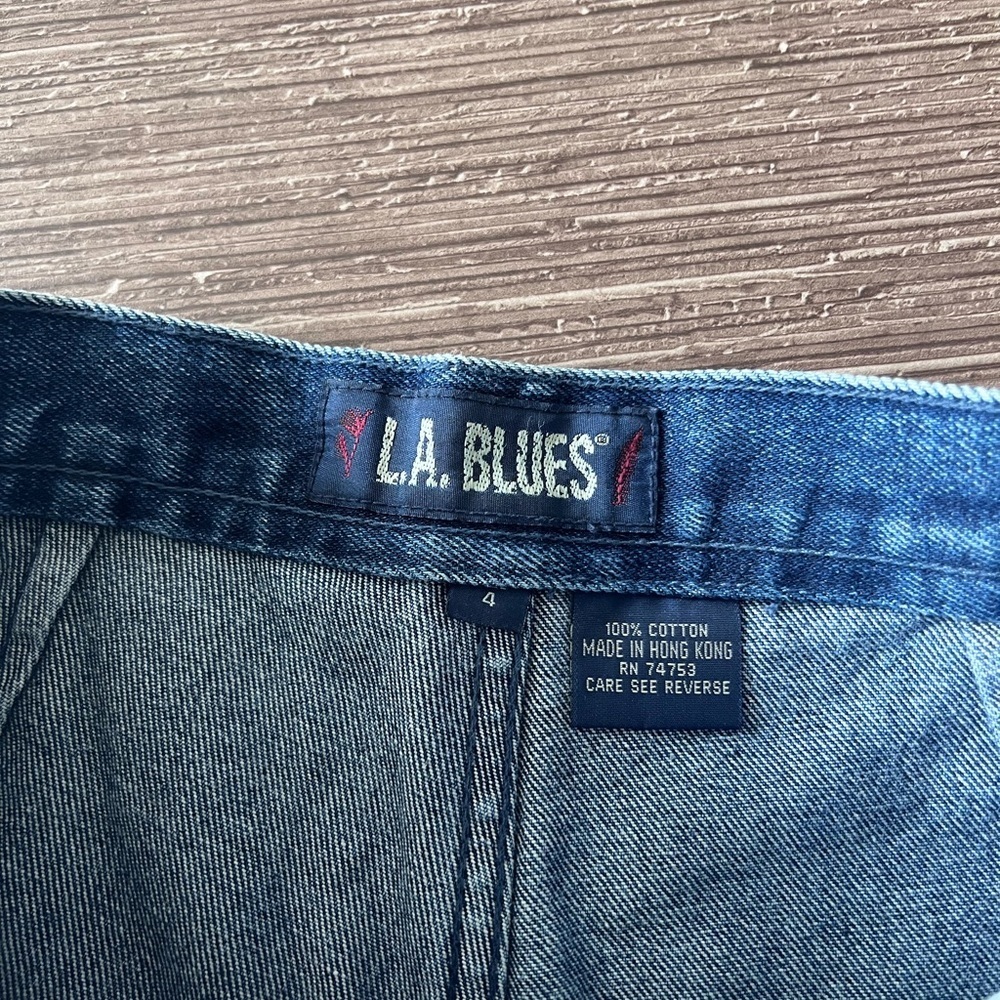90s LA Blues Vintage Shorts - Picture 2 of 3